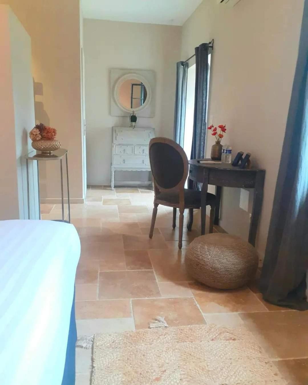 Domaine De La Limetiere Hotell Neuvy-le-Roi Exteriör bild